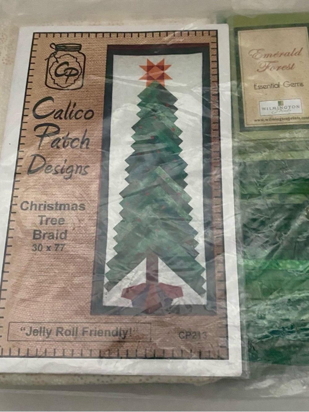 Christmas Tree Braid Quilt Kit - Green - Picture 2 of 15